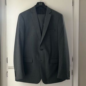 COPY - Van Heusen - Men’s Gray Suit - 46L